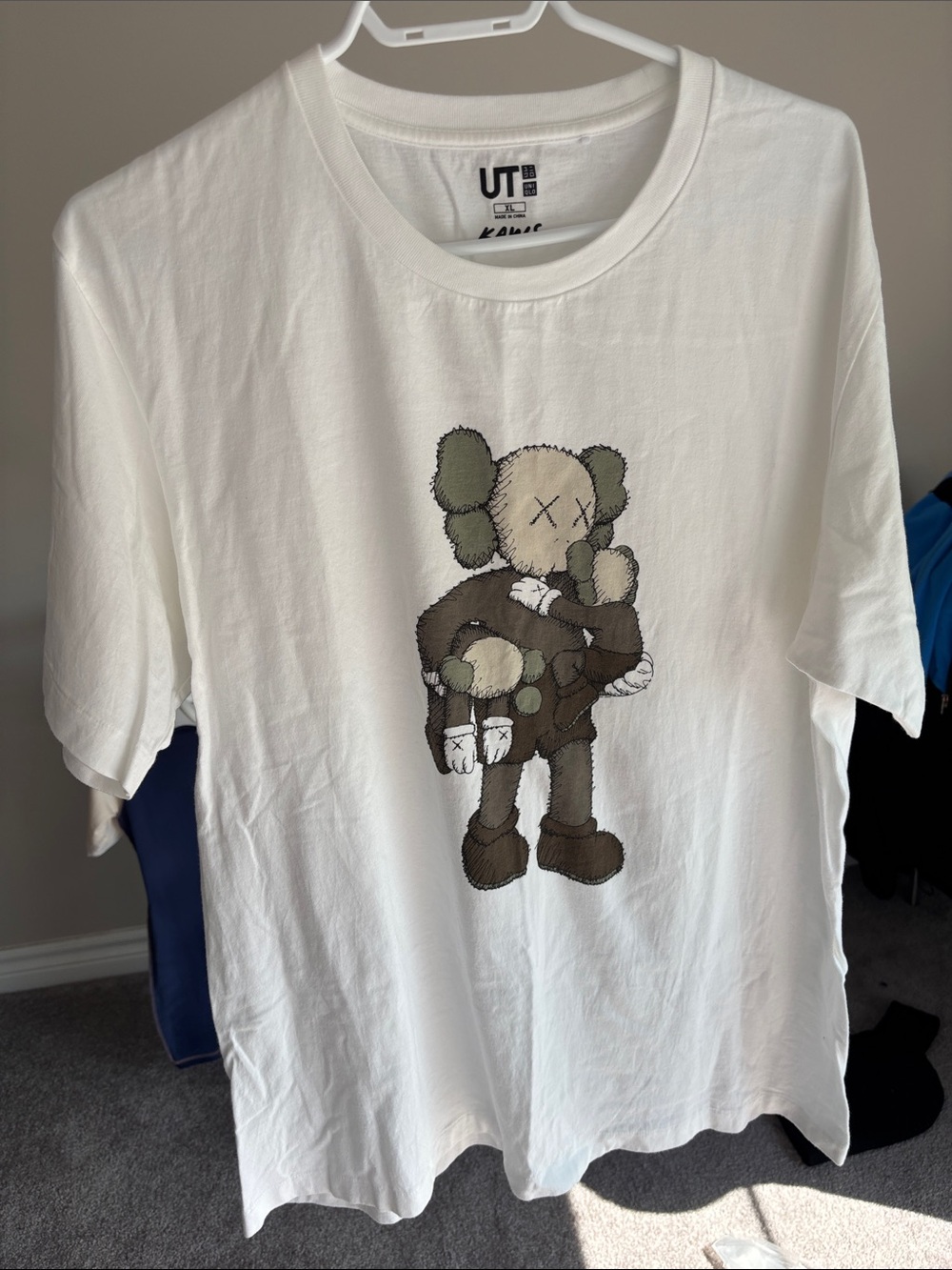 UNIQLO UT x KAWS Graphic T-Shirt White XL